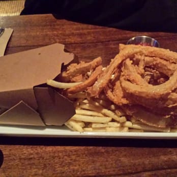 25 Degrees - Half Fries, Half Onion Rings - Burgers Near Me - Los Angeles, California 25 Degrees - Half Fries, Half Onion Rings - Burgers Near Me - Los Angeles, California