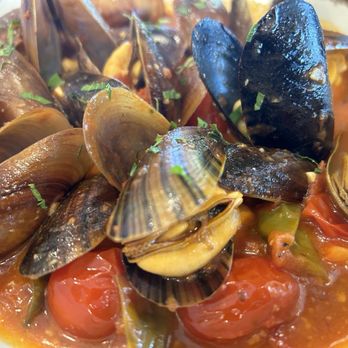 Piccolo Trattoria - Prince Edward muscles in fra diavlo sauce - Pizza Near Me - Newtown, Pennsylvania