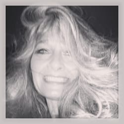 Alt 94.7 FM - Love 94.7 fm... It keeps me happy while I'm working!