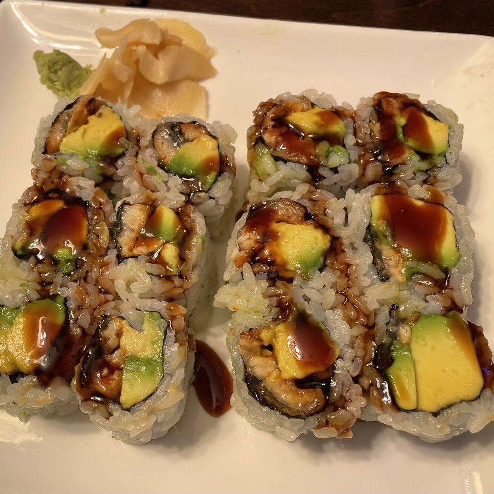 Tenzan - Eel avocado roll - Japanese Near Me - Brooklyn, New York Tenzan - Eel avocado roll - Japanese Near Me - Brooklyn, New York