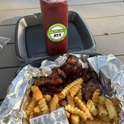 Munchies ATX - Maple gochujang 5 Pc Wing W/Crinkle Cut Fries and Housemade Cherry Limeade