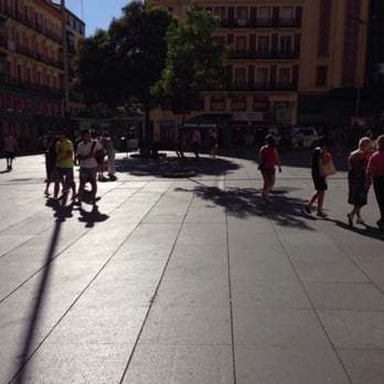 Plaza de Callao - Local Flavor Near Me - Madrid, M