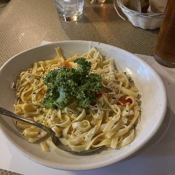 Ann's Italian Restaurant - Fettuccini Alfredo. Good overall.  Definitely could have used a bit more sauce. - Italian Near Me - Hales Corners, Wisconsin