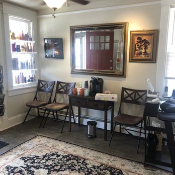Daphne's Hair Studio - Entrance with refreshments and snacks. - Hair Salons Near Me - Norfolk, Virginia