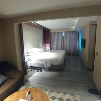 Hotel XyZ - Fabulous room - Hotels Near Me - Tacloban City, LEY