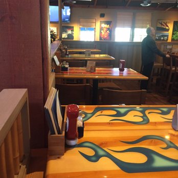 Islands Restaurant - Inside - Burgers Near Me - Northridge, California Islands Restaurant - Inside - Burgers Near Me - Northridge, California