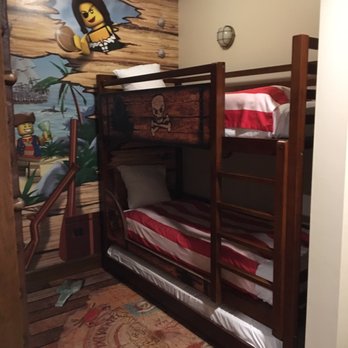 Legoland Hotel - Bunk beds (3 beds) - Hotels Near Me - Carlsbad, California