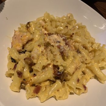Yard House - Mac Cheese2 - New American Near Me - Sacramento, California Yard House - Mac Cheese2 - New American Near Me - Sacramento, California