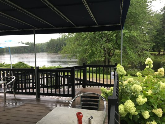 Lakehouse Tavern by null