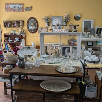 Hope for A Find - Antiques & one of a kind items! The proceeds for this thrift store help run the food drive! - Thrift Stores Near Me - Canyon Country, California Hope for A Find - Antiques & one of a kind items! The proceeds for this thrift store help run the food drive! - Thrift Stores Near Me - Canyon Country, California
