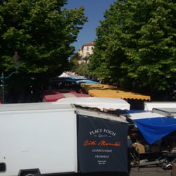 Wochenmarkt in Ajaccio - Über den Dächern des Wochenmarktes