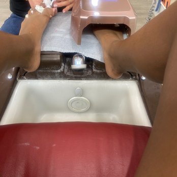 Beauty Nails and Pedicure - This is where you put your feet it's nasty. - Nail Salons Near Me - Downey, California Beauty Nails and Pedicure - This is where you put your feet it's nasty. - Nail Salons Near Me - Downey, California