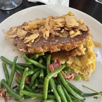 Brown & Loe - Meatloaf with goat cheese mash and delicious green beans - New American Near Me - Kansas City, Missouri Brown & Loe - Meatloaf with goat cheese mash and delicious green beans - New American Near Me - Kansas City, Missouri