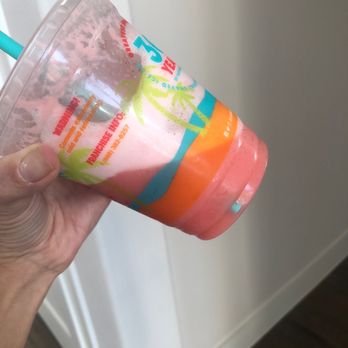 Bahama Buck's - Strawberry banana calypso smoothie - Shaved Ice Near Me - Frisco, Texas