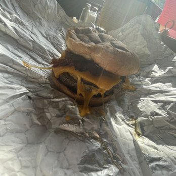 Wild Willy's Burgers - Bacon cheeseburger "Extra Wide" - Burgers Near Me - Rochester, New Hampshire