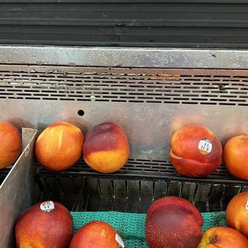 North Park Produce - peaches in a grocery store - Grocery Near Me - El Cajon, California