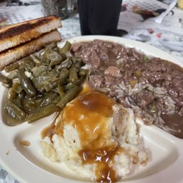 Beef tips and rice on Wednesday $9.99 real mashed potatoes and green beans. And of course sweet tea. Beef tips and rice on Wednesday $9.99 real mashed potatoes and green beans. And of course sweet tea.