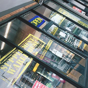 Supplement Warehouse - Storefront - Vitamins & Supplements Near Me - Fort Lauderdale, Florida