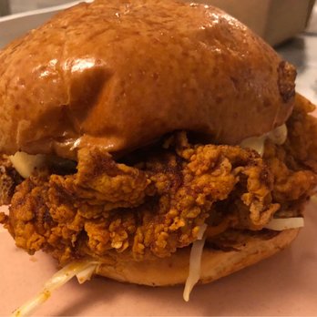 Chen Chens - Nashville hot sandwich, mild sauce - Chicken Shop Near Me - Toronto, Ontario