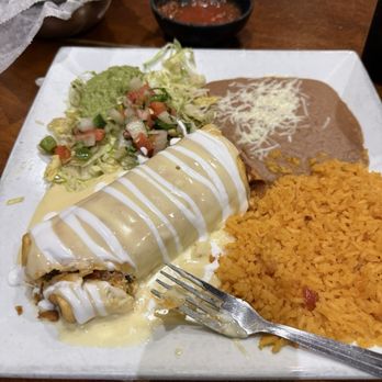 Los Rancheros - Chicken Chimichanga Dinner - Mexican Near Me - Litchfield, Illinois Los Rancheros - Chicken Chimichanga Dinner - Mexican Near Me - Litchfield, Illinois