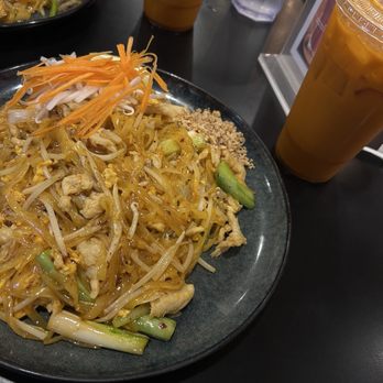 Suki Time Thai Kitchen - Chicken Pad Thai - Thai Near Me - Lomita, California Suki Time Thai Kitchen - Chicken Pad Thai - Thai Near Me - Lomita, California