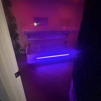 AI Massage Spa - Red light therapy. It was a bit intense for a few minutes. I would've shortened the session. - Massage Near Me - Mesa, Arizona
