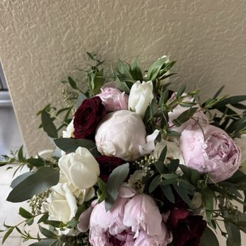 Flowers 'a La Carte - Wedding bouquet - Florists Near Me - San Diego, California