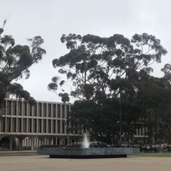 Revelle College - Fountain in Revelle Plaza