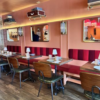 Samsaen - inside - Thai Near Me - New York, New York Samsaen - inside - Thai Near Me - New York, New York