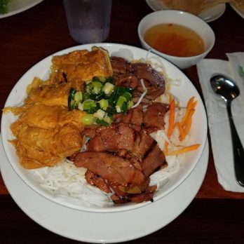Pho Saigon - Rice vermicelli with grilled pork & shrimp paste - Vietnamese Near Me - Honolulu, Hawaii