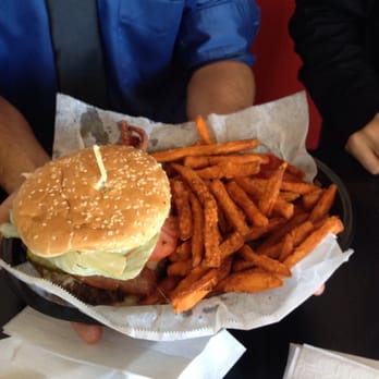 Burgerlicious - Cheeseburger and sweet potato fries - American Near Me - Rio Vista, California