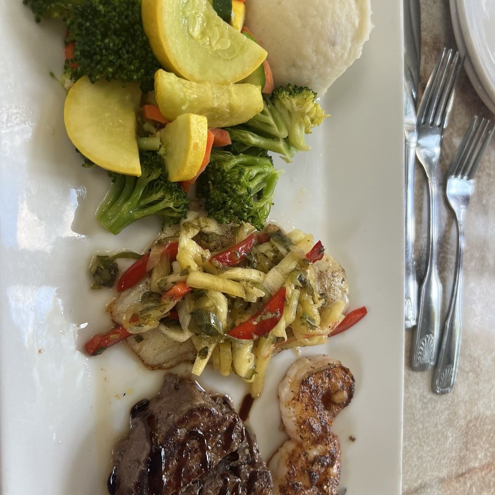 Key Largo Conch House - Mashed potatoes, veggies, Grouper, shrimp and 4oz filet. - Seafood Near Me - Key Largo, Florida Key Largo Conch House - Mashed potatoes, veggies, Grouper, shrimp and 4oz filet. - Seafood Near Me - Key Largo, Florida