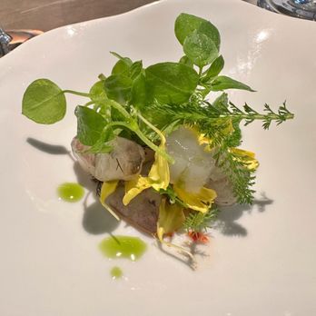 Table - almost live shrimp @davideatsdc - French Near Me - Paris, 75