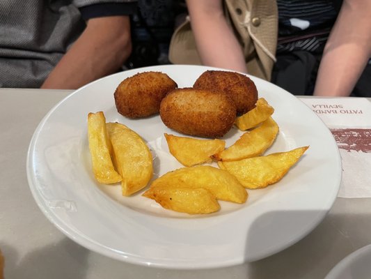 Bar El Comercio by null