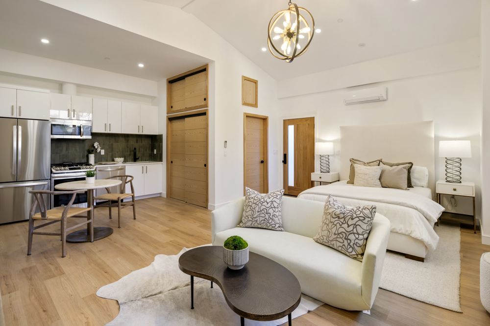 BLAYNE PACELLI REALTOR RODEO REALTY Updated August 2024 401