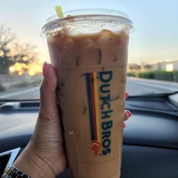 Large oat milk latte with honey & cinnamon