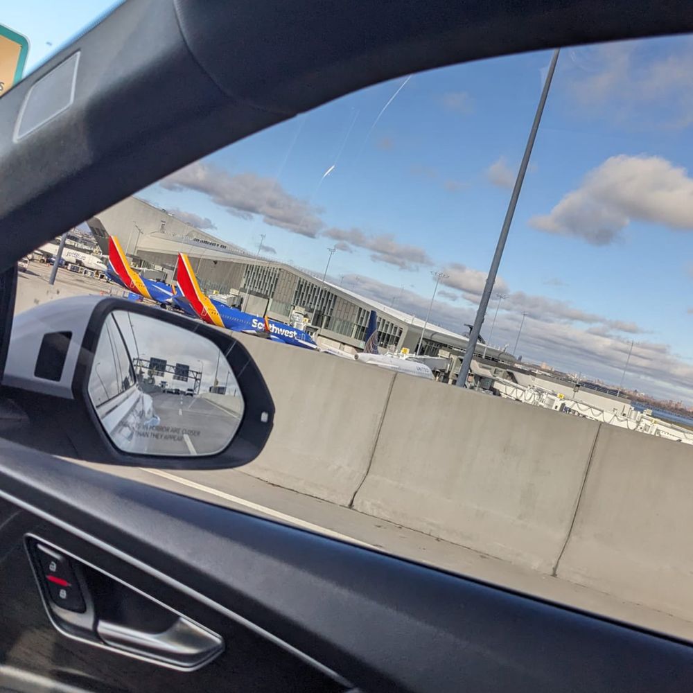 Leisure Rides - Airport drop off - Town Car Service Near Me Leisure Rides - Airport drop off - Town Car Service Near Me
