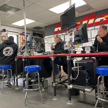 Redlands Truck Service - Here's the great people at the front desk. - Auto Repair Near Me - Redlands, California Redlands Truck Service - Here's the great people at the front desk. - Auto Repair Near Me - Redlands, California