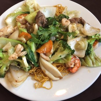 Pho Saigon 1 - 82. MÌ XÀO DÒN THĀP CĀM Combination Crispy fried Egg noodle w/ shrimp, squid, beef, chicken & mixed vegetables - Vietnamese Near Me - Chatsworth, California Pho Saigon 1 - 82. MÌ XÀO DÒN THĀP CĀM Combination Crispy fried Egg noodle w/ shrimp, squid, beef, chicken & mixed vegetables - Vietnamese Near Me - Chatsworth, California