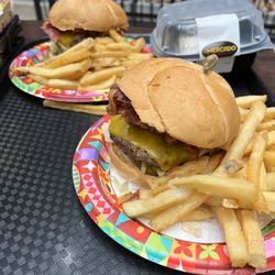 El Mercado de Coronado - Bacon Cheeseburger