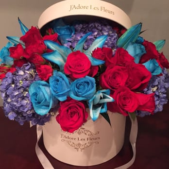 J'Adore Les Fleurs - This is my flower arrangement i ordered last minute... Tell me it's not just amazing !! Thank you - Florists Near Me - Glendale, California