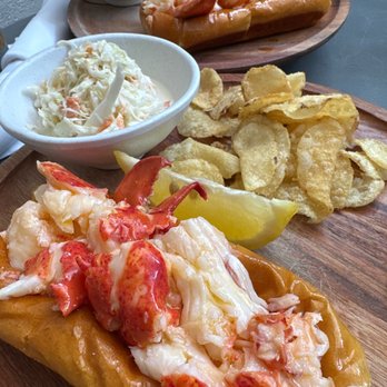 Royal Lobster - Lobster roll heaven - Seafood Near Me - Honolulu, Hawaii Royal Lobster - Lobster roll heaven - Seafood Near Me - Honolulu, Hawaii