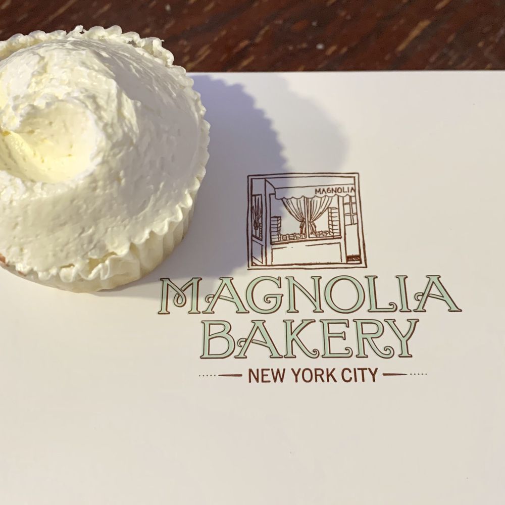 Magnolia Bakery - Lemon cupcake with lemon curd inside. - Bakeries Near Me - Chicago, Illinois Magnolia Bakery - Lemon cupcake with lemon curd inside. - Bakeries Near Me - Chicago, Illinois
