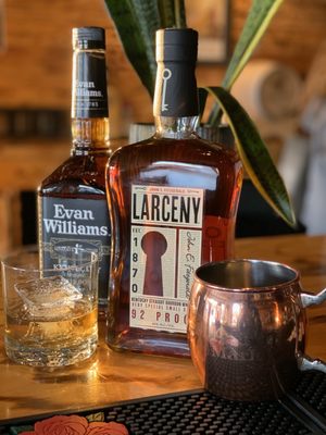 Paddock & Whisky by null