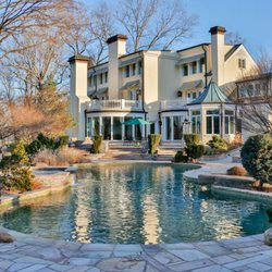 The Estate at Cherokee Dock - Guitar Shaped heated salt-water pool with waterfront views, patio areas, firepit, spa & waterfall - with access to pool house with bar!