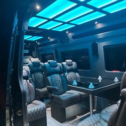 SF City Limo - 2023 Executive Style Sprinter Van