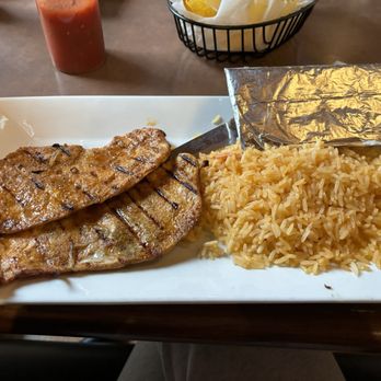 El Cascabel - Pollo Loco with no salad. Chicken was seasoned VERY well and great quality meat. Best chicken I've ever had. - Mexican Near Me - Grinnell, Iowa