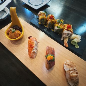 Hashi Gawa - Golden state roll (top) and 4pc chef choice nigiri (did not disappoint) - Japanese Near Me - Alameda, California
