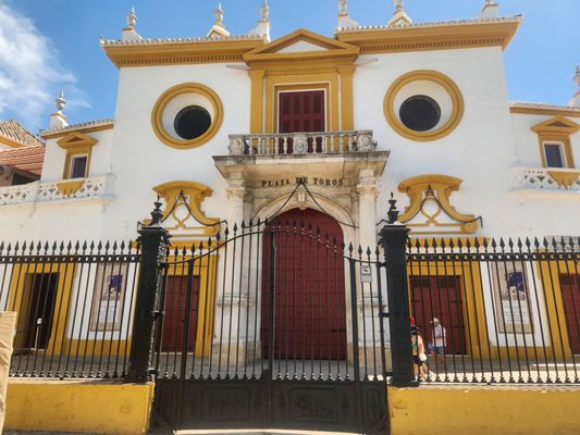 Plaza de Toros de la Real Maestranza de Caballería de Sevilla by null