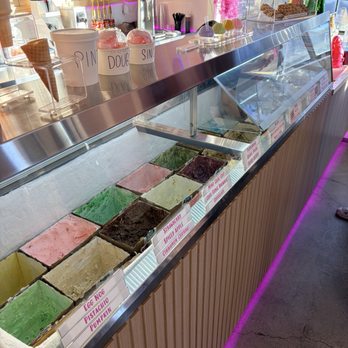 Local Scoop - Ice Cream & Frozen Yogurt Near Me - Mammoth Lakes, California